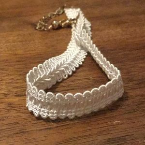 NWOT Summer & Rose or VM White Lace Ribbon Choker